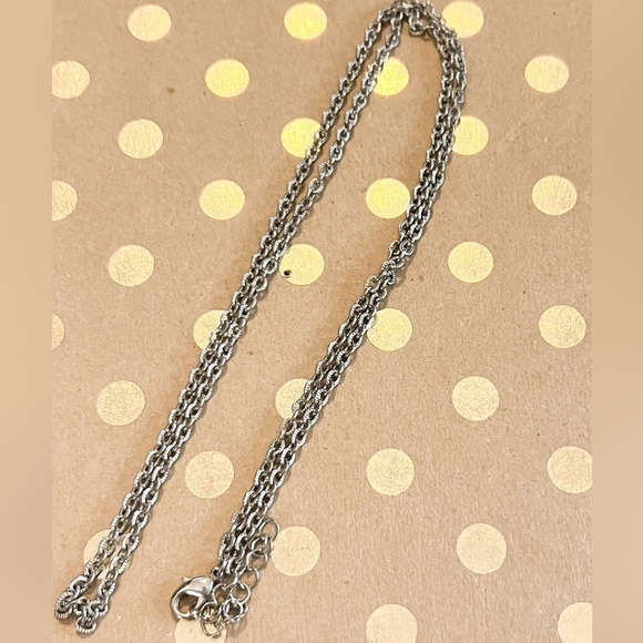 Silver Chain - Picture 1 of 1